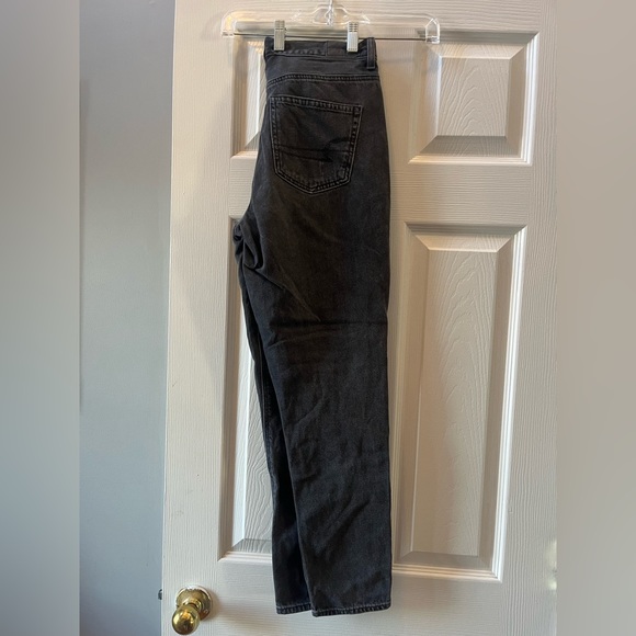 American Eagle High Rise Black Mom Jeans - Picture 4 of 6